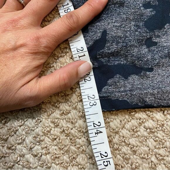 New without Tags Ladies Sweat Shaper Camo Tank‎ and Leggings Set Large/XL - Picture 9 of 16